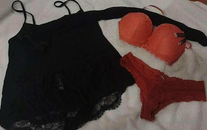 What outfit should I wear to fuck myself?