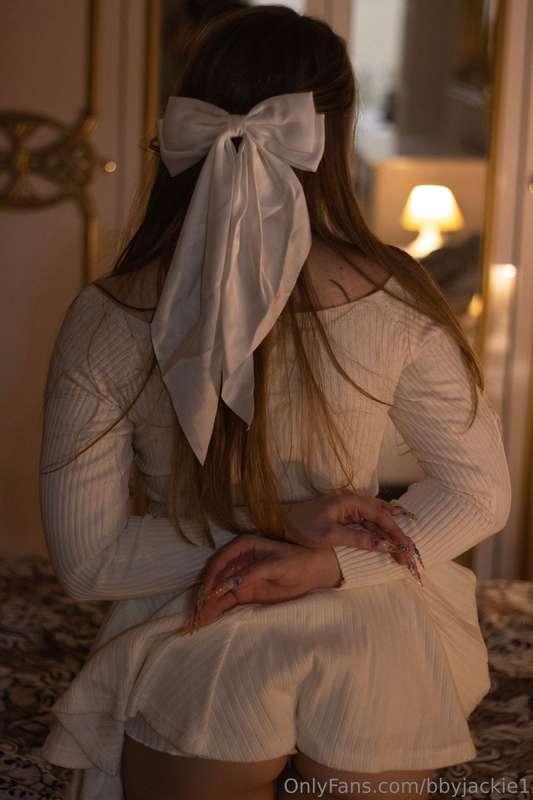 I look like a sweet shy girl in this image, but am I?😈🤭