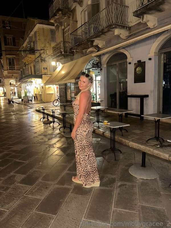All dressed up … wine and dine me ? 