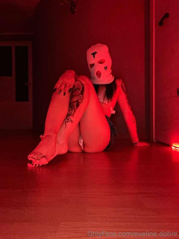 Vrei sa mi vezi pizda? Te astept aici: @eveline.dobre.vip 