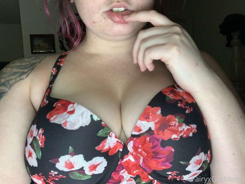lolaxpeach image #0