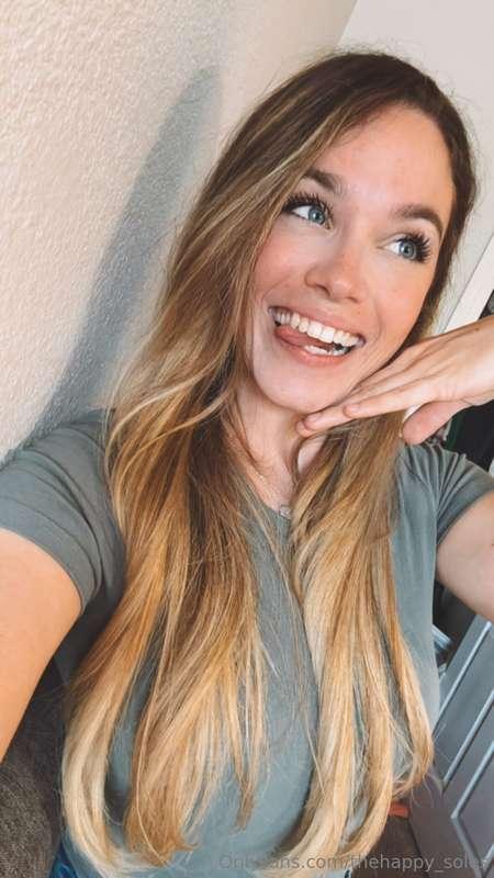 Popping in to say hey to my beautiful friends!  Having an ok..