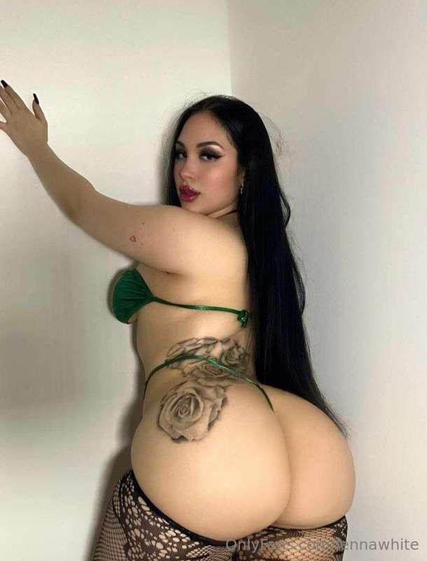 @sexywarmkisses 🍑💦 Your Fav Big Booty Latina 💦🍑 Cum have fun..