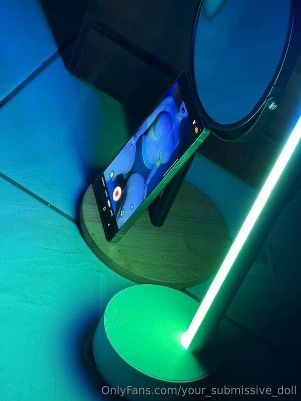 Mood lighting makes everything more immersive 😉🧊