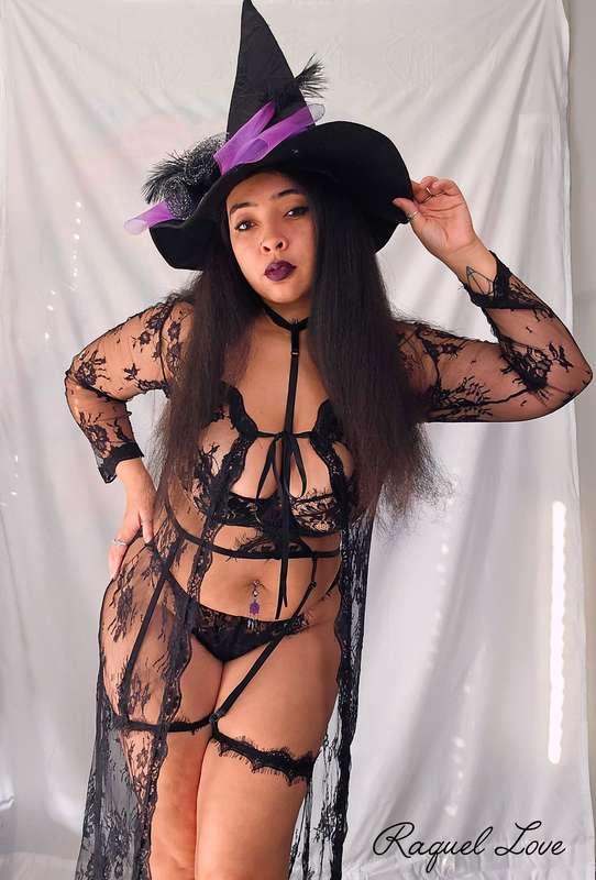 Friday the 13th means we get a day of witchy vibes 💜🖤🧙‍♀️