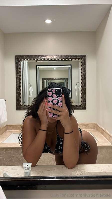Such a daddy’s girl… peep my phone case 😂