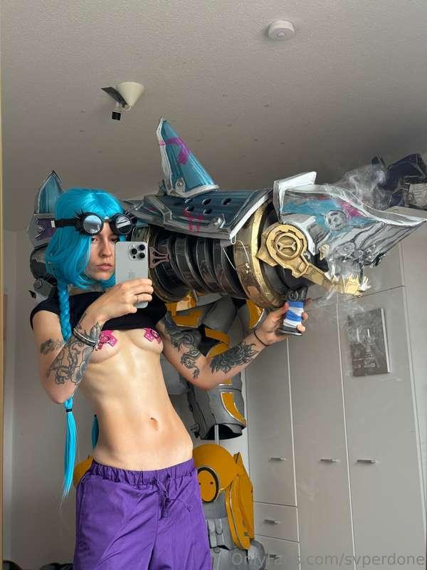 Should I bring back oiled up Jinx this week? I‘d love to do ..