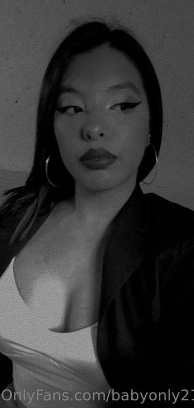 Here thinking if I take off all my clothes for you 😱😱😱