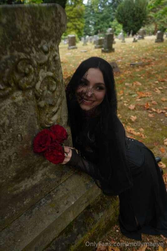 mourning my old rich dead husband ): pray for me