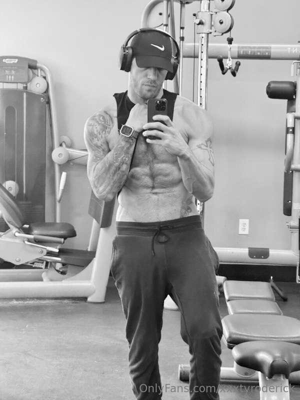 Who wants to work out with me? I’m thinking about starting t..