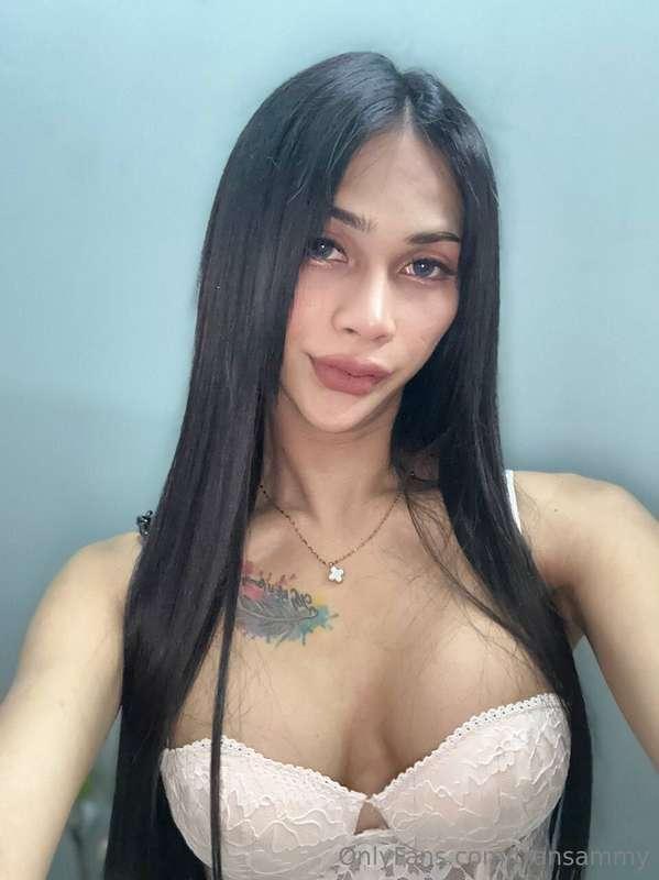 Where are you looking at? 😉😈