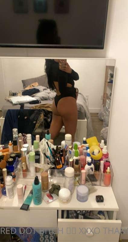 cum help me take this off plz 🥺🖤