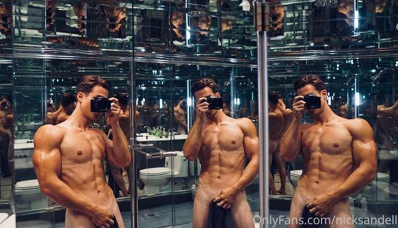 What if there were three of me 🙋‍♂️🙋‍♂️🙋‍♂️  @shotbygaston