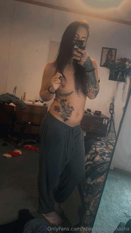 Grey sweatpants season 😈😘