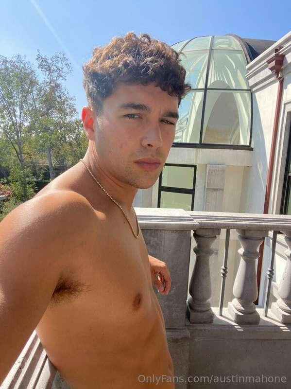 Getting real 🔥 outside.. Time for new content 😏

Check your ..