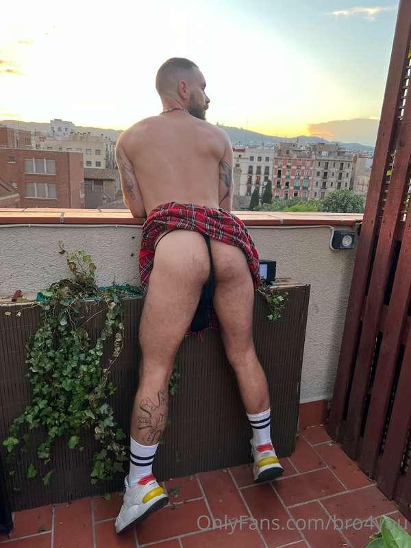 Who wants some ass ?
