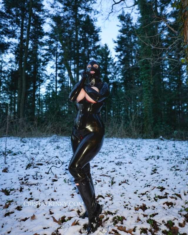 ❄️🖤❄️