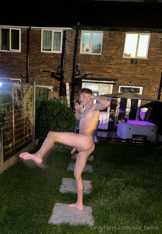 Wanna be my Neighbour?😜🍆 