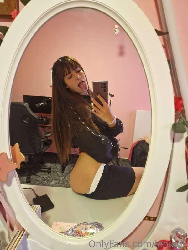 Before gym time 👅👅