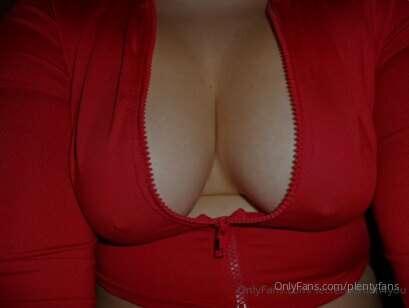 Hi Babe!
Curvy Woman at OnlyFans! 🤗
Want to see exciting con..