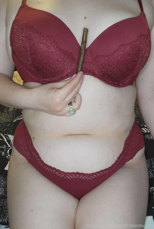 i'm about to have a smoke sesh, but i hate how horny i get a..