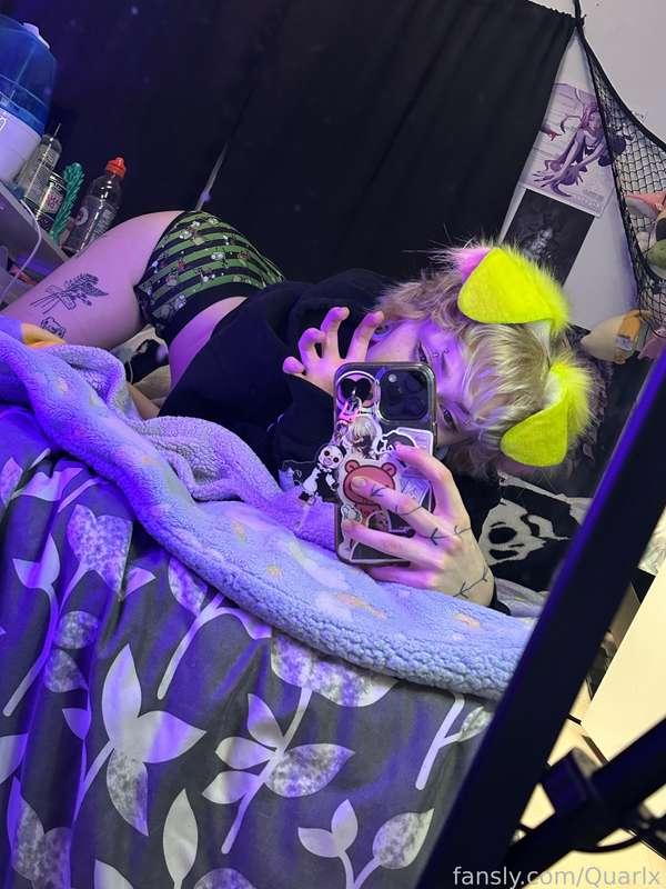 Girrrr!! 🐾💚💦

#fyp #ftm  #trans #femboy #tattoos #piercings #altboy #goth #eboy #tdick #softboy #emo #emoboy #petite #fem #boypussy #puppyboy #twink #gamer 