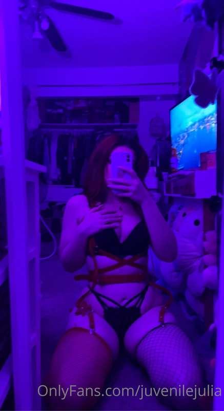 juvenilejulia image #0