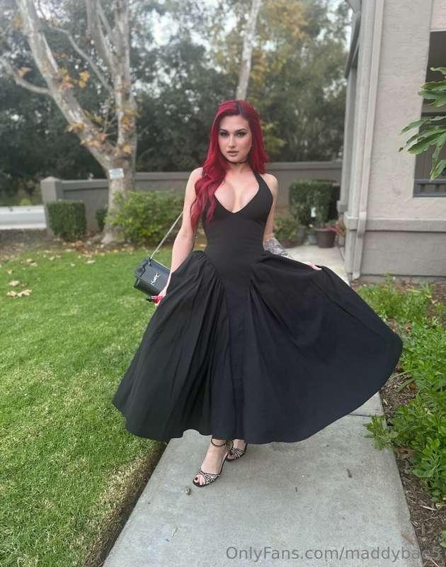 Pretty in black 