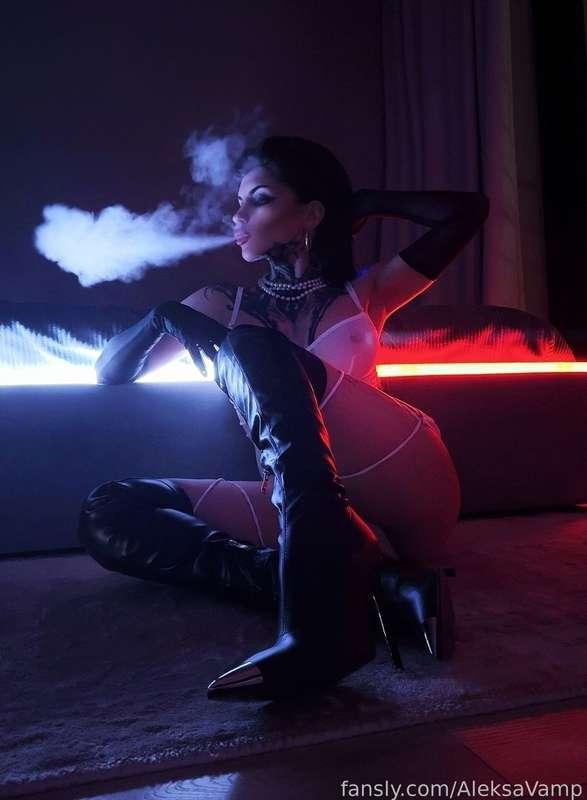 Are you in the mood for a lustful night today?🥵🥵 


#fyp #alt #goth #tattoos #hot #horny