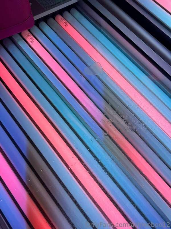 Been a naughty girl on sunbed today 😳💦