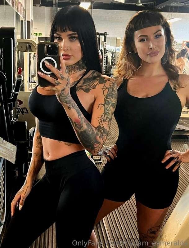 Girls who train together… wanna see our sweaty workout?