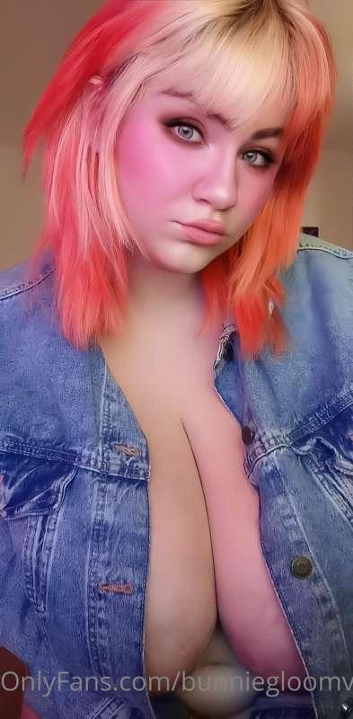 All I need is rock, fallout, and orgasms. 🤘🏻