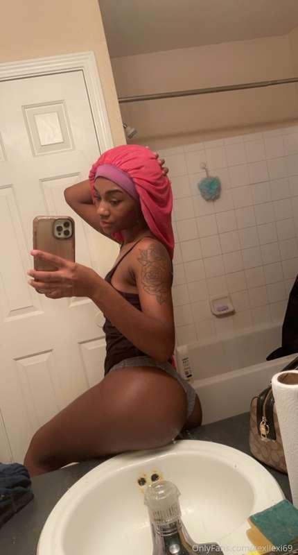 Would you like this ass in your face 😛