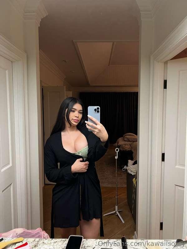 don’t look too hard 😳 or this might fall 🫣