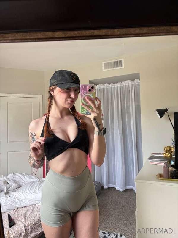 do u like my gym outfit?