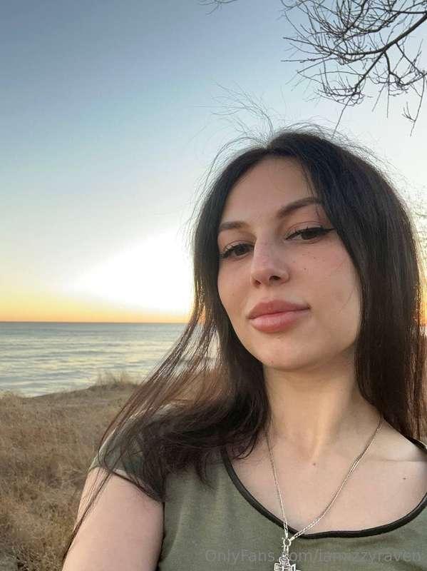 Is it too mediocre to post selfies now? Or will someone fina..