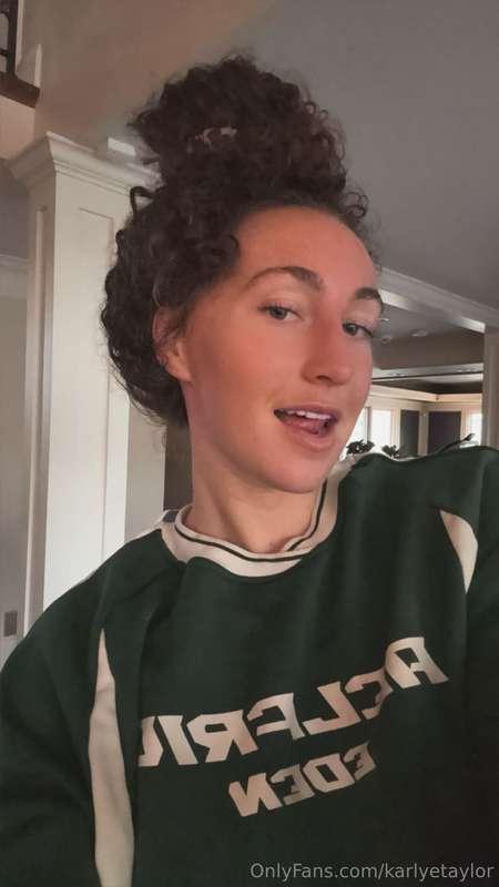 Hair is up... for fun activities 😏🍆💦 