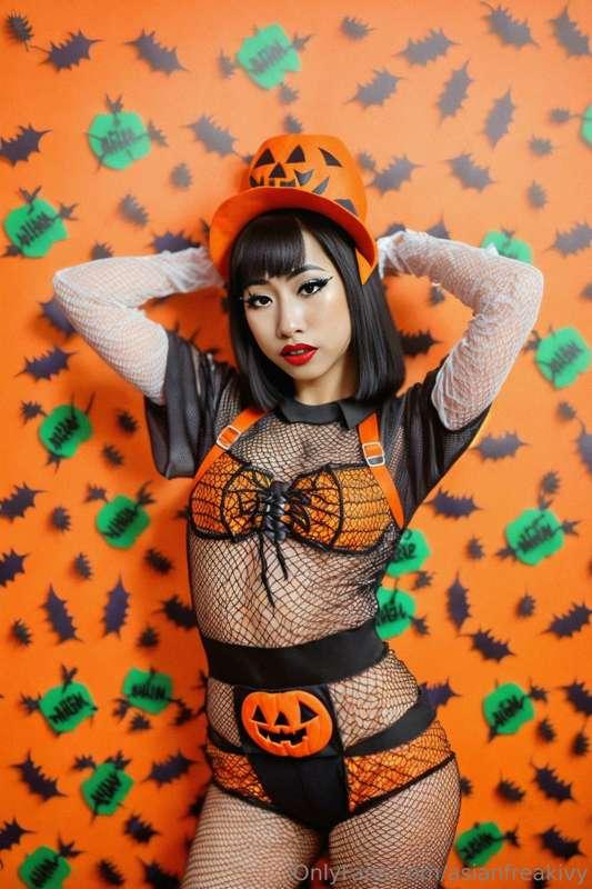 Halloween shoot. Which one do you like more ??