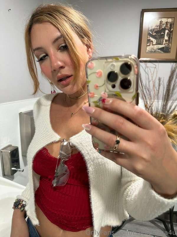 Living in my pop girl era 🚀👽😉 I wanna XXXXXXXXX 😘 link in bi..