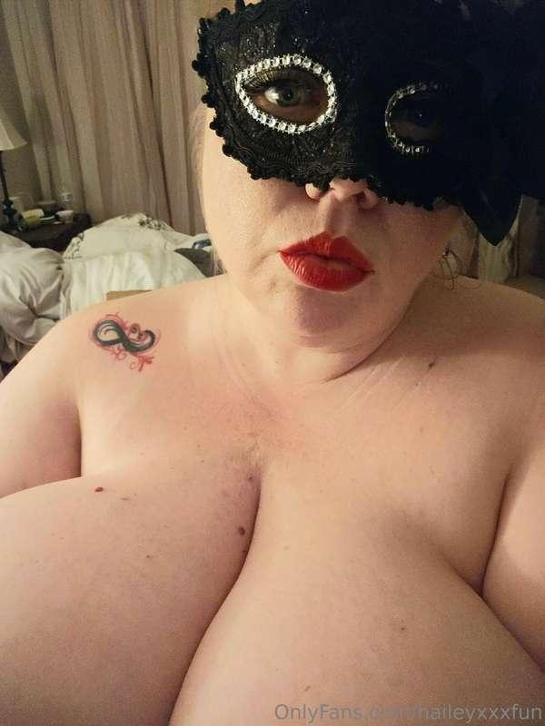A little mystery can be very sexy