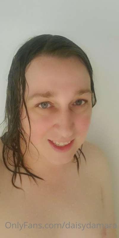 It's shower time. Wish I could sleep in, stupid work. Ugh. O..
