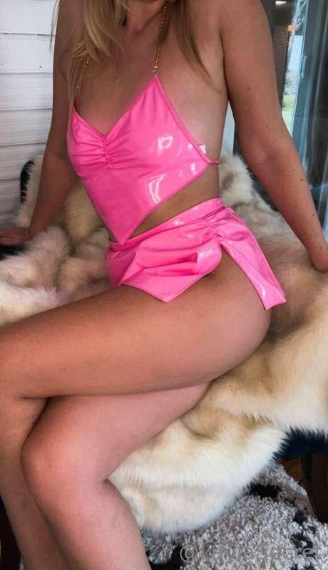 I’d there room on your lap baby? 🙈