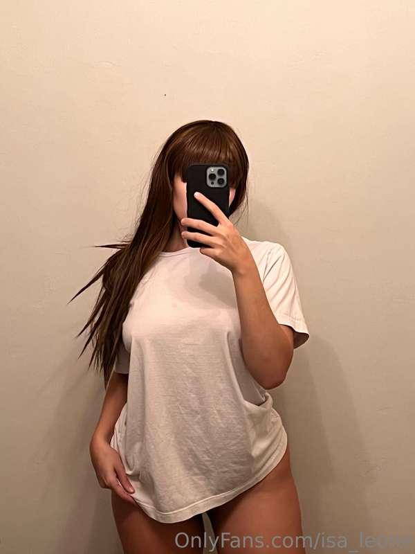 how innocent do i like when u cant see my curvy body ? 😇