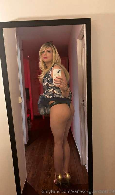 vanessaguarda9119 image #1