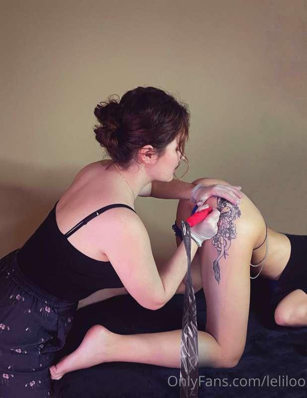 Do you like tattoos on a girl's body? 😏