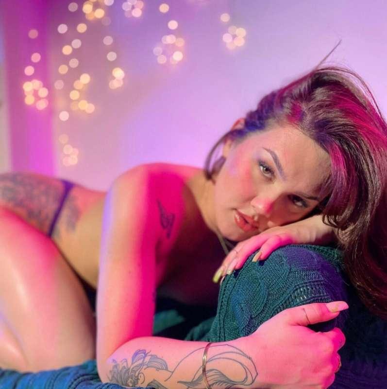 Thinking about me today? 💜cum say hi in dms baby and have a ..