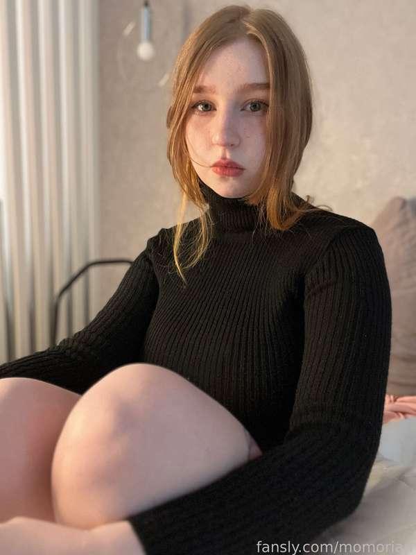 The idea for these photos came to me while I was sitting on my bed and looking at my reflection. The shadow on my face was very interesting. It's a pity the camera couldn't capture it, no matter how hard I tried.

So I'll just post it here, I like them, I hope you like it too.  ❤️
#ginger #redhead #young #cute #girlnextdoor #casual #babyface
