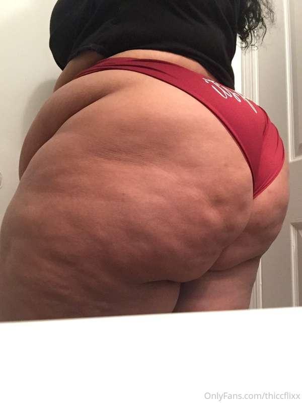 I have a cold :( but here’s some booty and tummy! May it get..