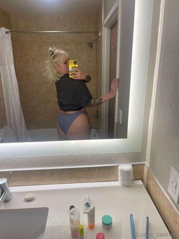 Do you love panty wedgies ??