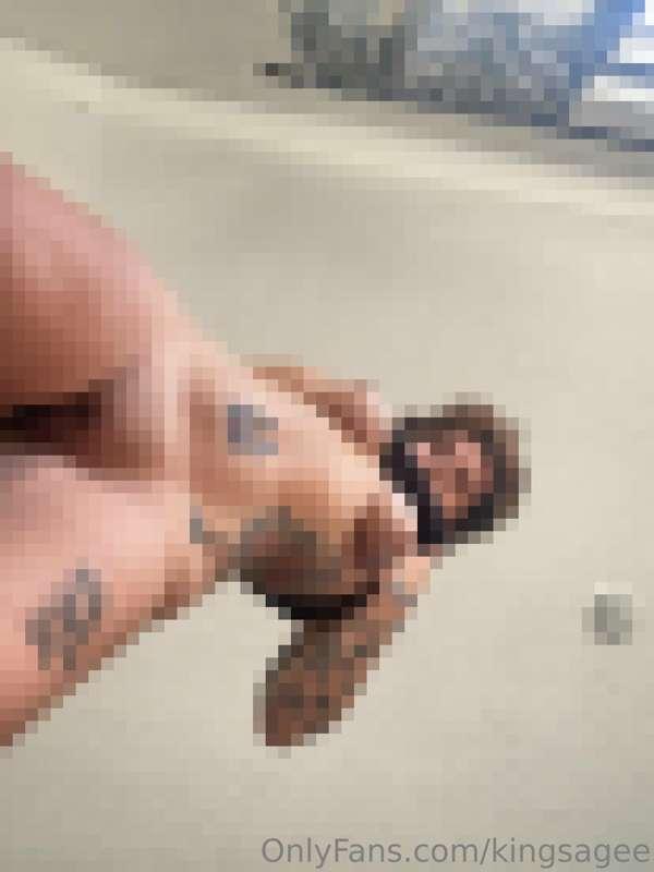 Tip for the uncensored pic 😇